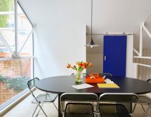 Planta superior con sala de reuniones y acceso a baño completo con ducha. - 039ARCHIVO Coworking Madrid 039ARCHIVO