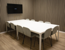 Sala de reunión grande  - Cink Coworking Manoteras Centro de negocios con coworking Madrid Cink Coworking Manoteras