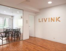 LOGO LIVINK + Entrada a SALA de reuniones - LIVINK Coworking Templo de Debod Coworking Madrid LIVINK Coworking Templo de Debod