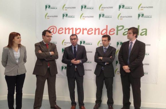 El alcalde de Parla inaugura el espacio emprendeParla