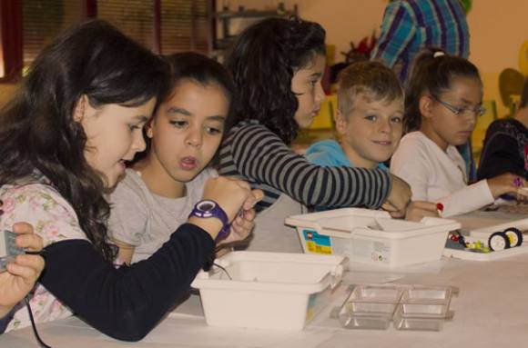 Los club tecnológicos llegan a España para enseñar programación y robótica desde niños.