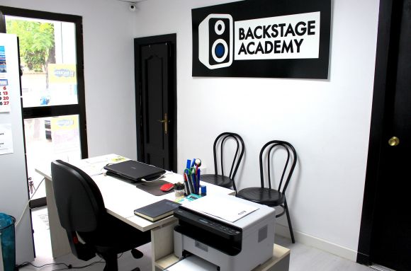 Centro de negocios con coworking Córdoba Backstage Academy Córdoba