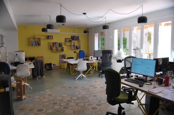 Coworking Barcelona Mesa en estudio compartido