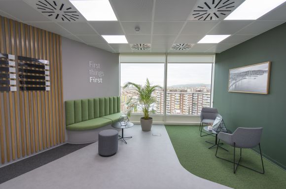 Centro de negocios con coworking Barcelona Sants First 