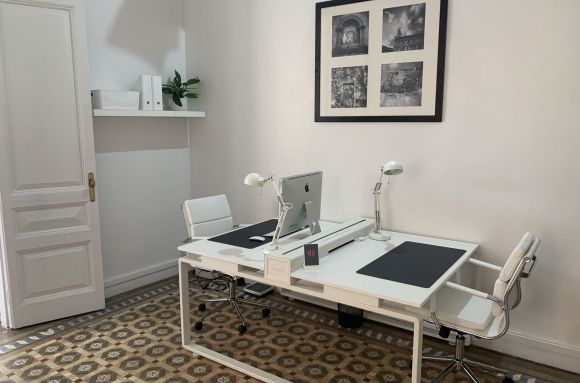 Coworking Barcelona Modern Coworking space desk