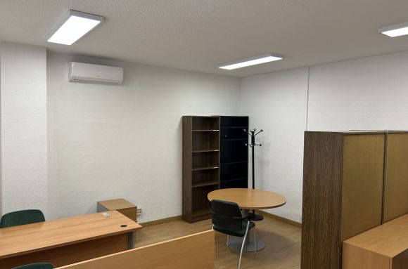 Oficina compartida Madrid Despacho amplio 