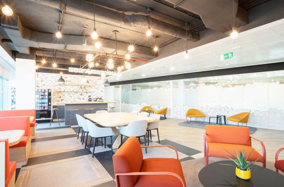 Centro de negocios con coworking Madrid Lexington Azca