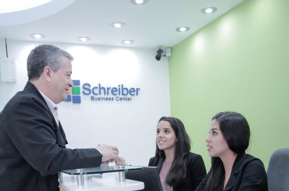 Centro de negocios con coworking Lima Schreiber Business Center