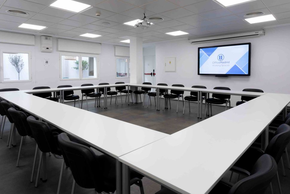 Business Plus Retiro Room