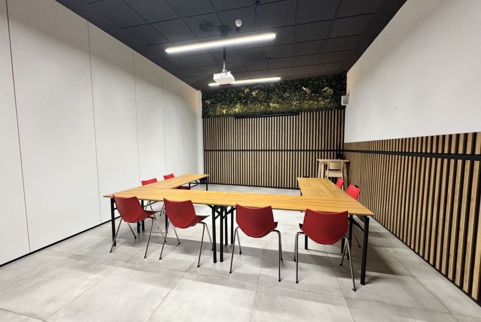CONFERENCE ROOM SMALL PORTION