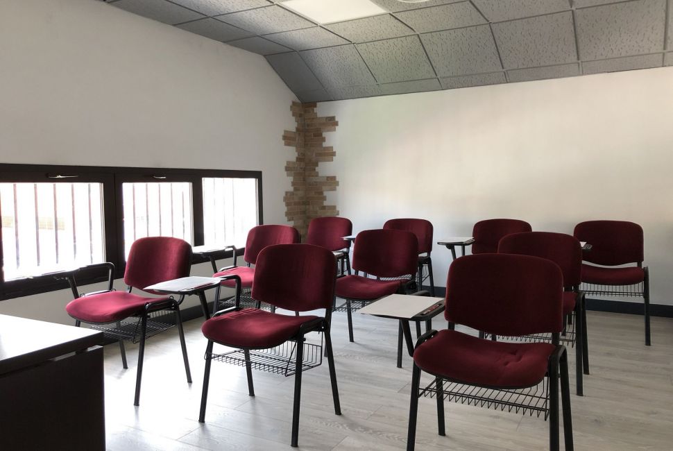 Sala de reuniones y formaciones (hasta 10 pax)
