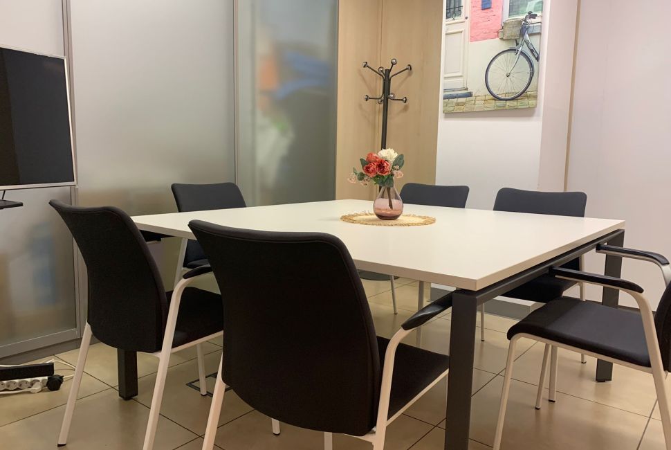 SALA DE REUNIÓN HORARIO NOCTURNO