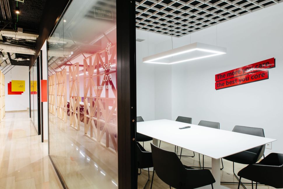 MEETING ROOM