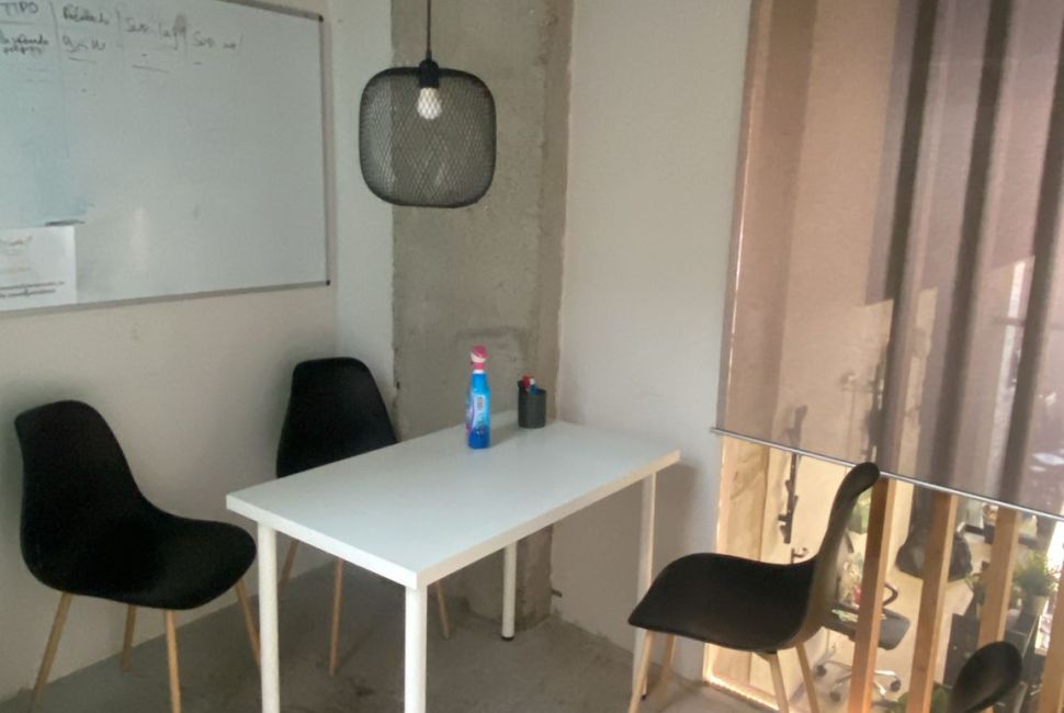 SALA PRIVADA REUNIONES. 4 PERSONAS